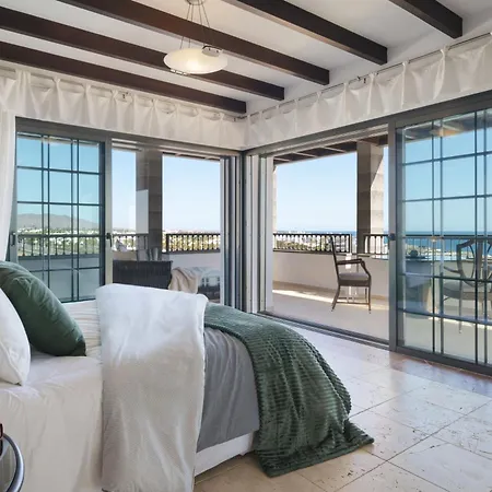 Volcán Con Piscina E Impresionantes Vistas Al Mar, Pádel Y Mini Golf En Montaña Roja Villa Playa Blanca (Lanzarote)