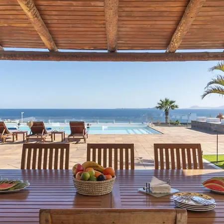 Volcán Con Piscina E Impresionantes Vistas Al Mar, Pádel Y Mini Golf En Montaña Roja Villa *