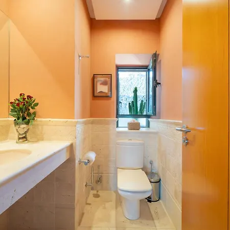 Villa Volcan Con Piscina E Impresionantes Vistas Al Mar, Padel Y Mini Golf En Montana Roja