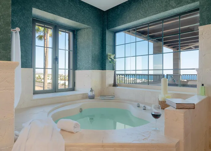 Volcan Con Piscina E Impresionantes Vistas Al Mar, Padel Y Mini Golf En Montana Roja Βίλα