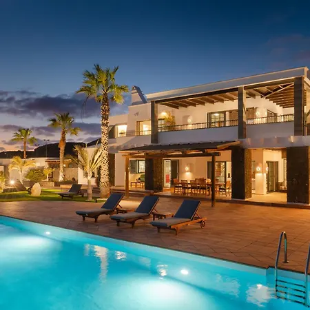 Volcán Con Piscina E Impresionantes Vistas Al Mar, Pádel Y Mini Golf En Montaña Roja *