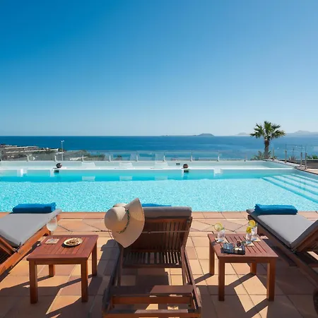 Volcan Con Piscina E Impresionantes Vistas Al Mar, Padel Y Mini Golf En Montana Roja Villa Playa Blanca (Lanzarote)