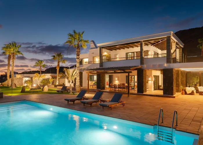 Volcan Con Piscina E Impresionantes Vistas Al Mar, Padel Y Mini Golf En Montana Roja *