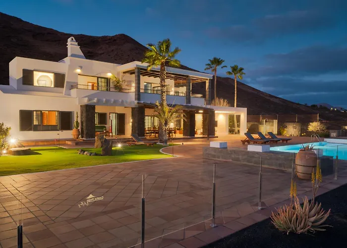 Volcán Con Piscina E Impresionantes Vistas Al Mar, Pádel Y Mini Golf En Montaña Roja Villa *