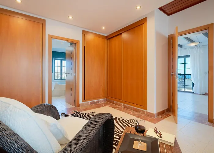 Villa Volcán Con Piscina E Impresionantes Vistas Al Mar, Pádel Y Mini Golf En Montaña Roja