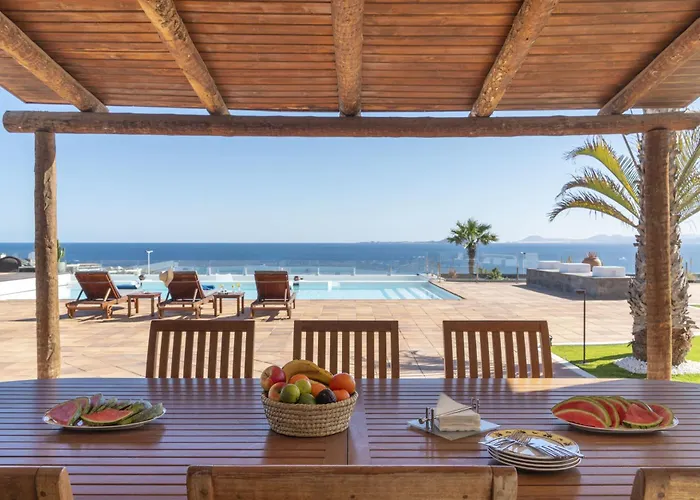 Volcan Con Piscina E Impresionantes Vistas Al Mar, Padel Y Mini Golf En Montana Roja Willa *