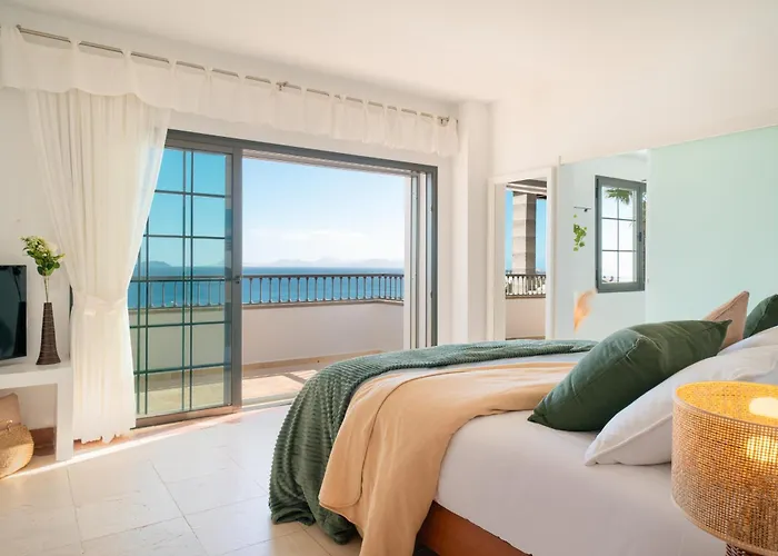 Volcán Con Piscina E Impresionantes Vistas Al Mar, Pádel Y Mini Golf En Montaña Roja Villa